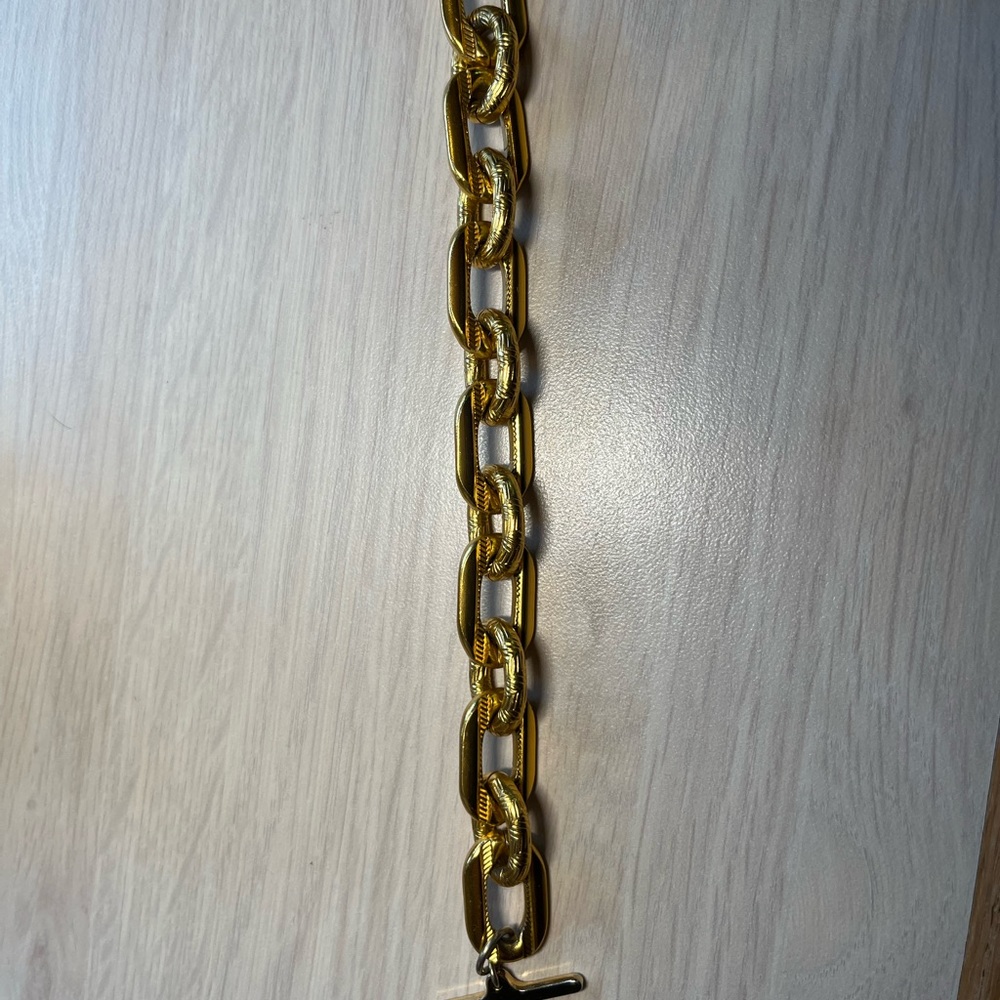 Vintage Ann Klein gold tone signed paper clip link toggle closure bracelet